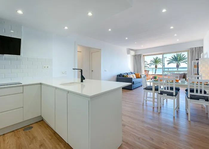 797 - Moderno Piso En Primera Linea De Playa Torremolinos