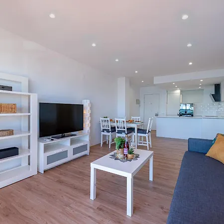 797 - Moderno Piso En Primera Linea De Playa *